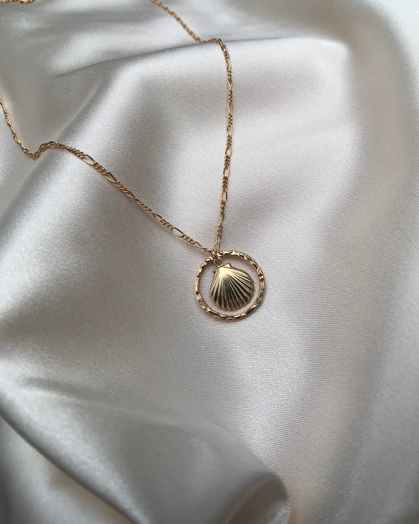 Siana Seashell Necklace in Gold-Fill